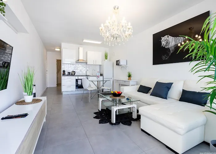 16a Silver Garden Ocean View *